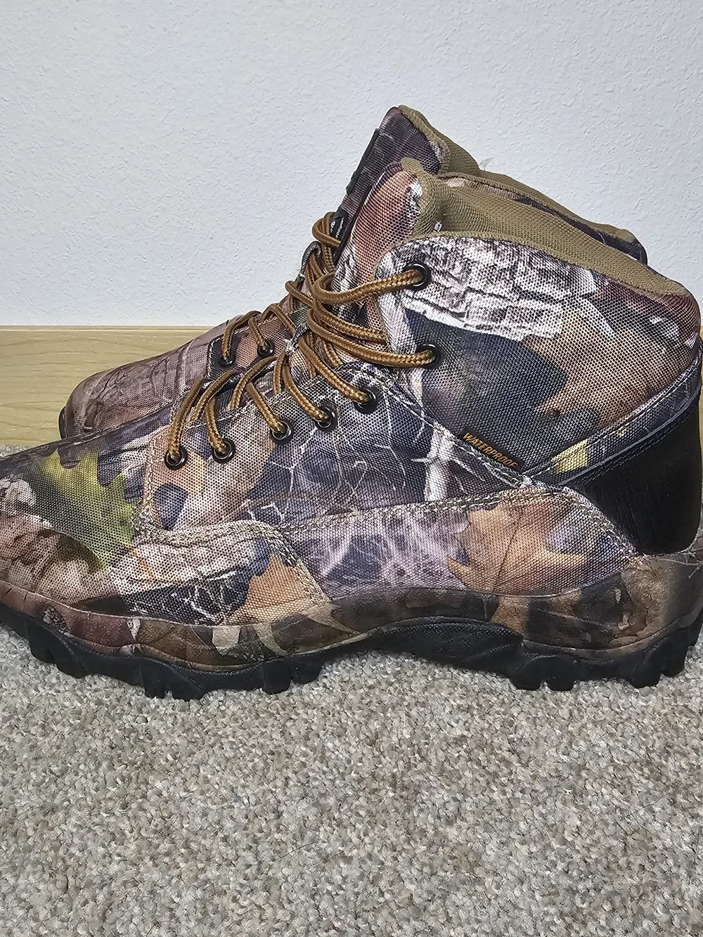 Men's Camouflage Waterproof Hiking Boots - Brown Camo
